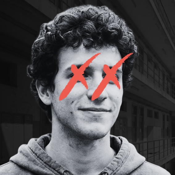 Julián López, el estudiante de “Caída fatal en la universidad”, con los ojos tachados en rojo